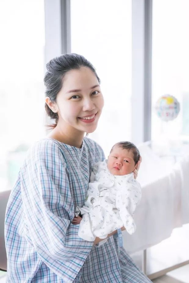 tvb小花临盆在即开心晒大孕肚,31岁tvb前小花自曝刚发现怀孕