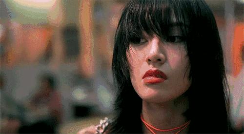 她是那个最会拍女人电影的王家卫的最新的王氏女郎