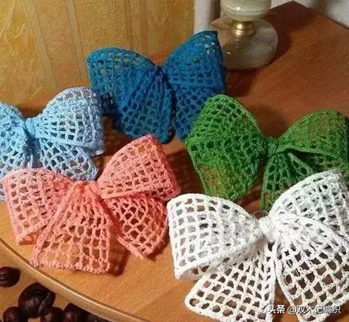 蝴蝶结的钩法教程全过程,金边蝴蝶结钩针详细教程图解
