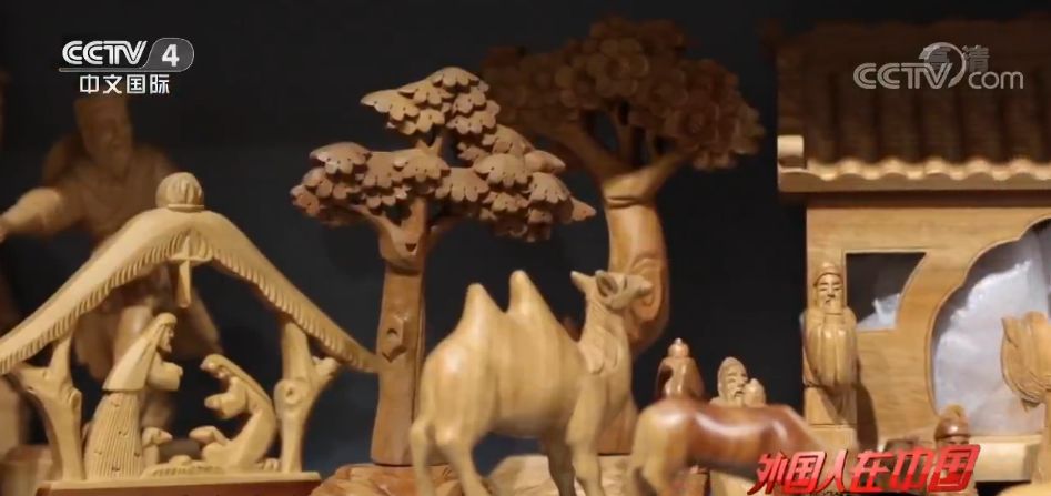 七十多岁的老奶奶为孙子赚钱救命,奶奶坚持40年帮困难老人