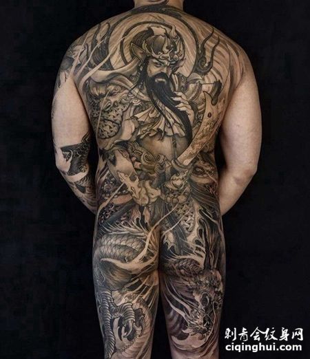 关公霸气一面,为什么满背关公很多人扛不起来