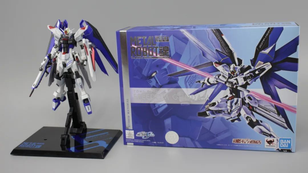 苍天之剑自由高达的操纵者,robot魂真实配色自由高达