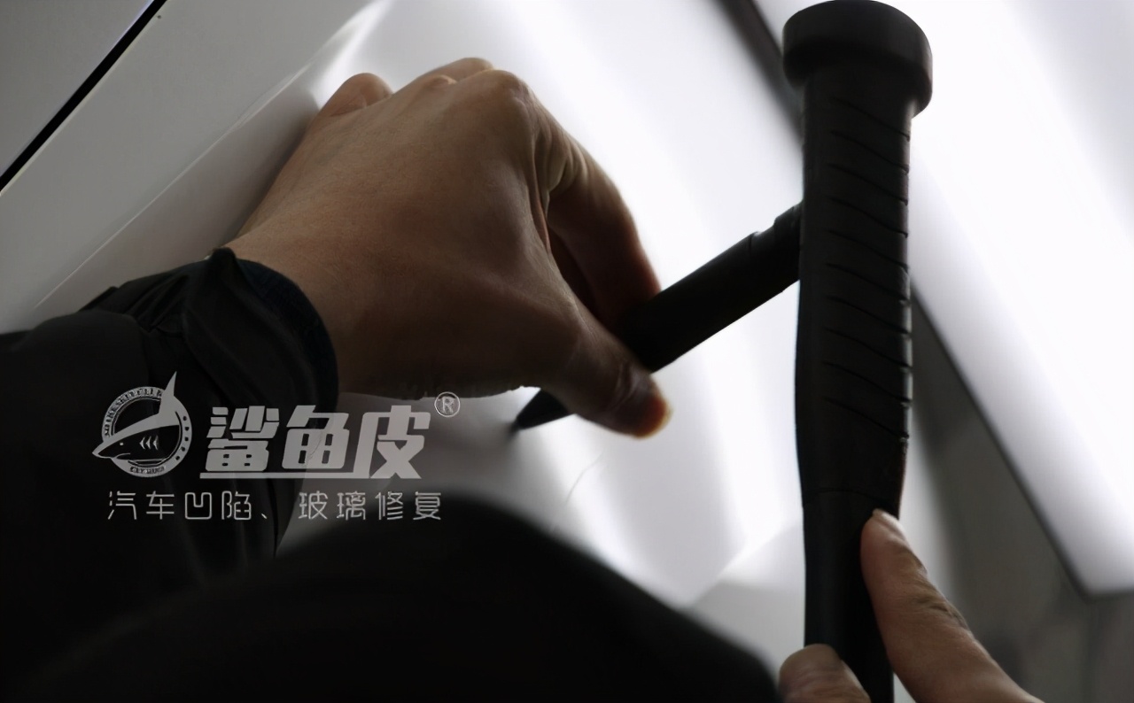 汽车前轮叶子板凹陷怎么办,前轮叶子板凹陷修复多少钱滁州