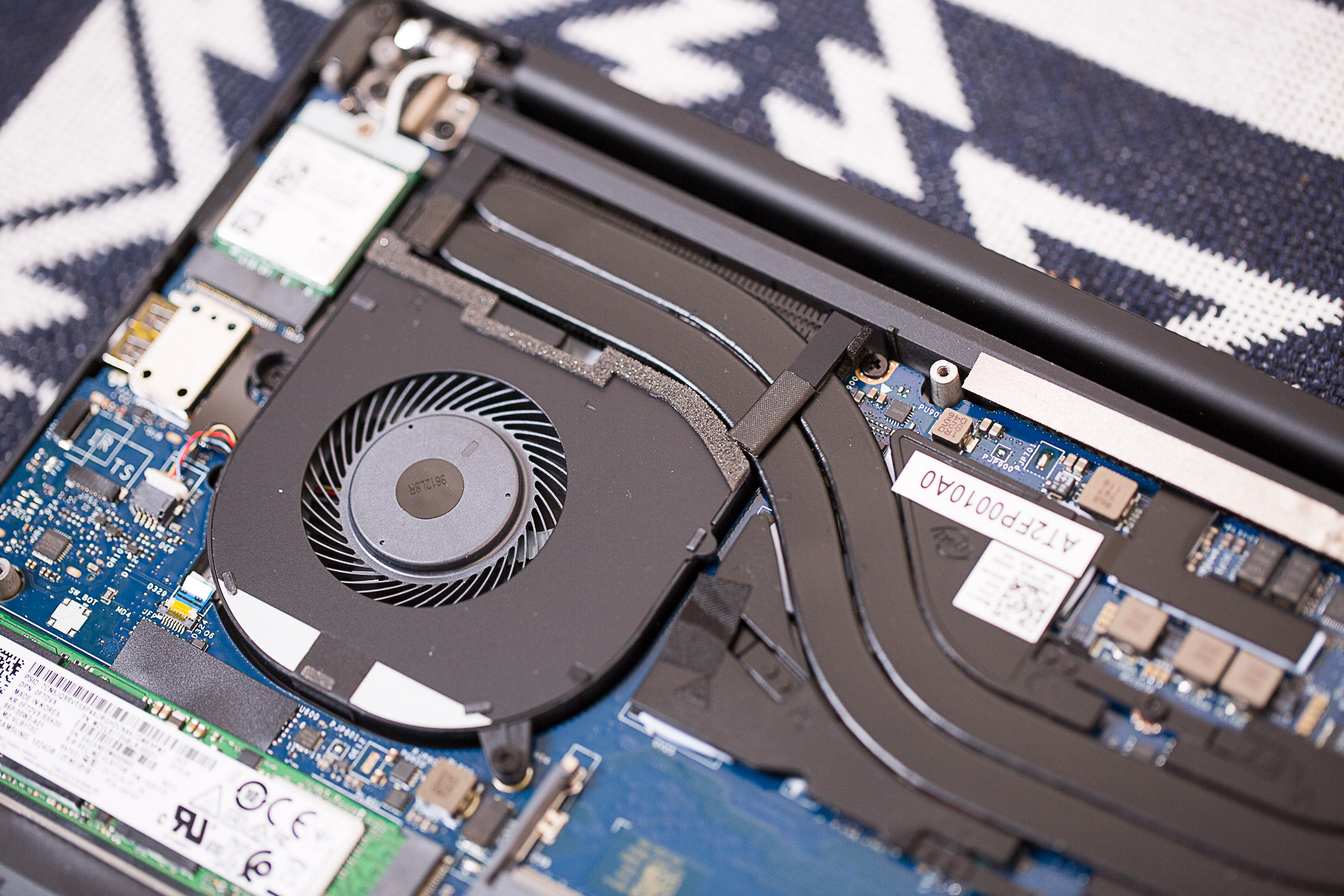 dellxps159570测评,dellxps15和13对比