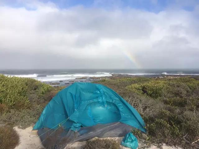 26岁80国。这个河南商丘的小伙子告诉我们，环游世界没有门槛