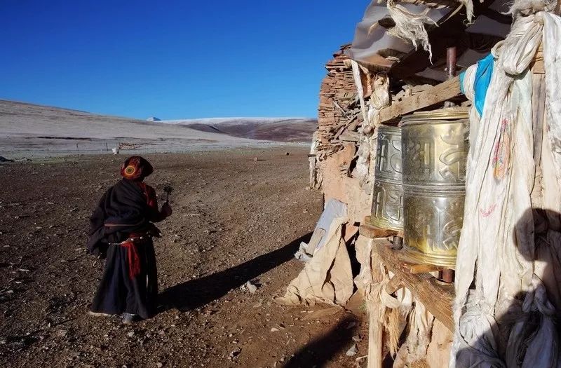 玛尼石凝固在石头上的信仰,玛尼石藏文