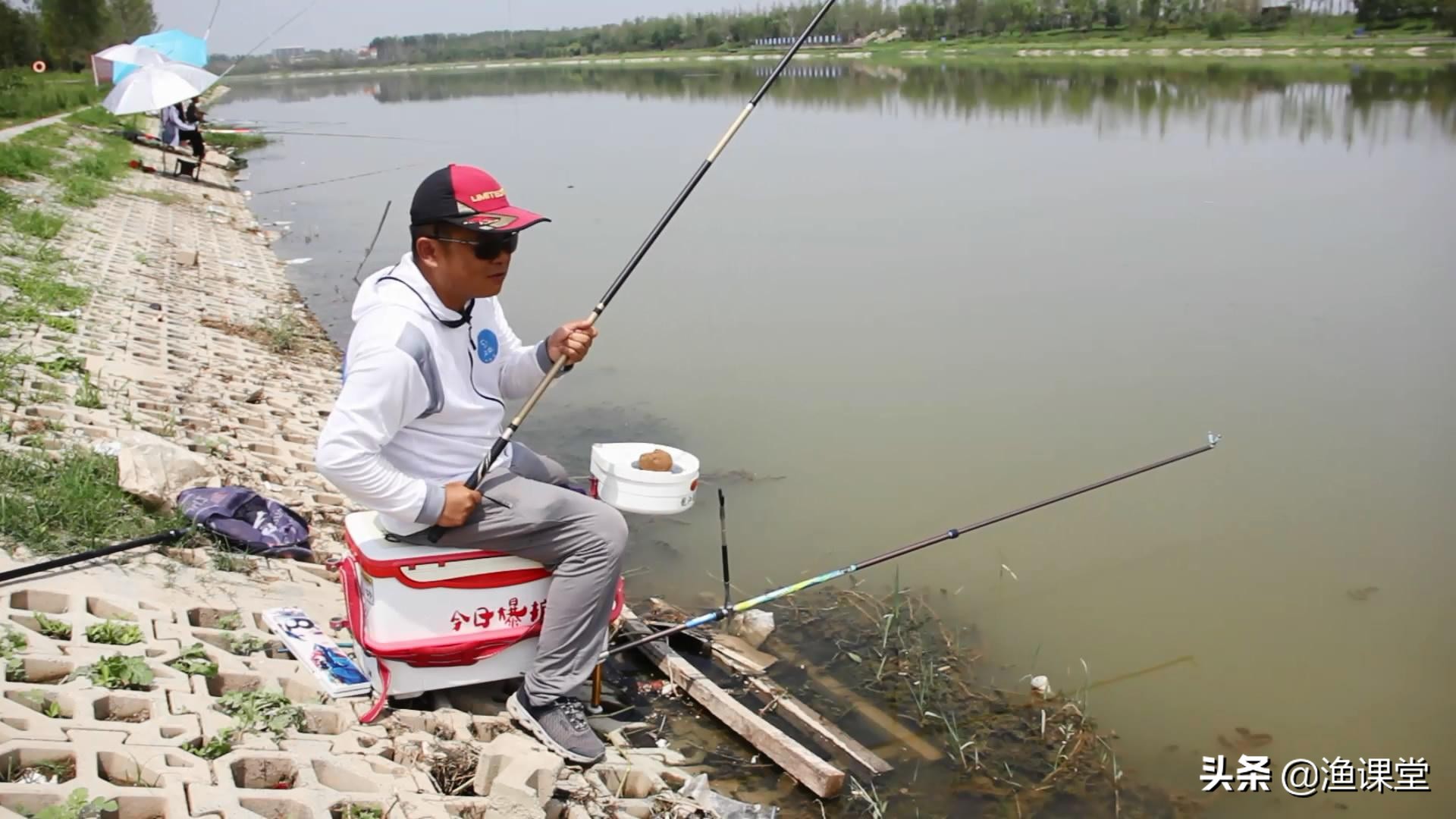 钓鱼技巧钓大鱼如何提竿,钓鱼的技巧怎样可以更快钓到鱼