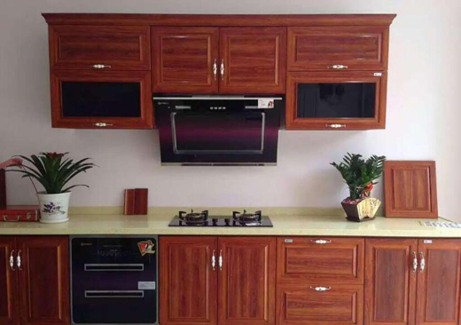 砖砌厨房橱柜经济实用,全铝橱柜对比砖砌橱柜