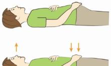 腰突双下肢麻木就必须手术吗,腰突术后腿脚麻木扎针有效吗