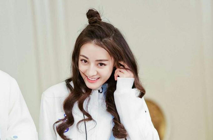 张艺兴和迪丽热巴最新路透,张艺兴和迪丽热巴真的在一起吗