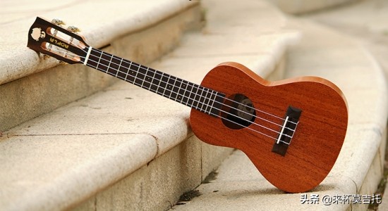 初学者尤克里里买什么品牌,新手如何选购尤克里里300到1000