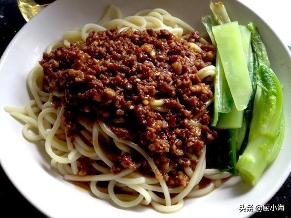 重庆小面杂酱肉臊子什么油,杂酱肉臊子怎么炒才吃的香