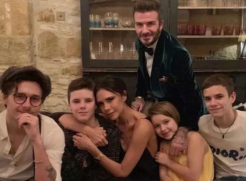 贝克汉姆的经典穿搭,贝克汉姆英伦风穿搭