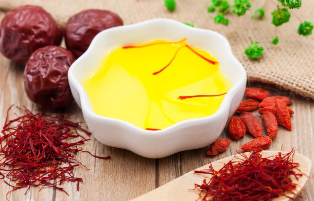 20岁开始喝藏红花身体有什么变化 (38岁山东女子每天喝藏红花泡水)