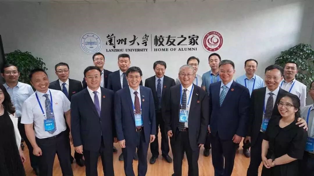 国内外光伏产业的价格对比,中国光伏市场全球领先的领域