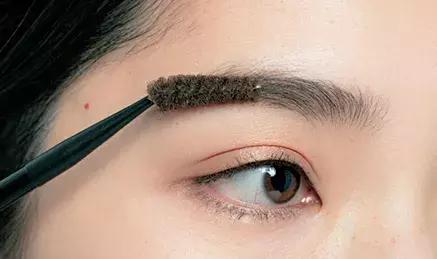 怎么把天生浓眉变淡眉,天生浓眉代表什么