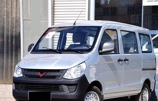 家用五菱宏光大众polo对比,五菱之光汽车解析