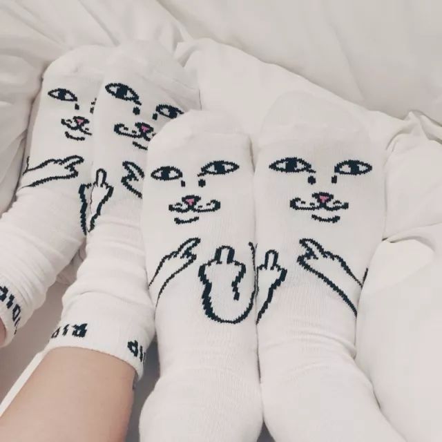 supreme联名日系闪电潮牌,潮牌supreme哪些是真的