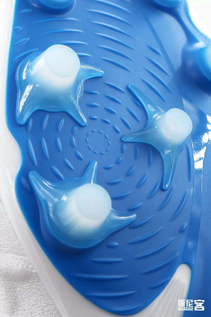 小屁孩吊打职业选手,mizunorebula三代评测