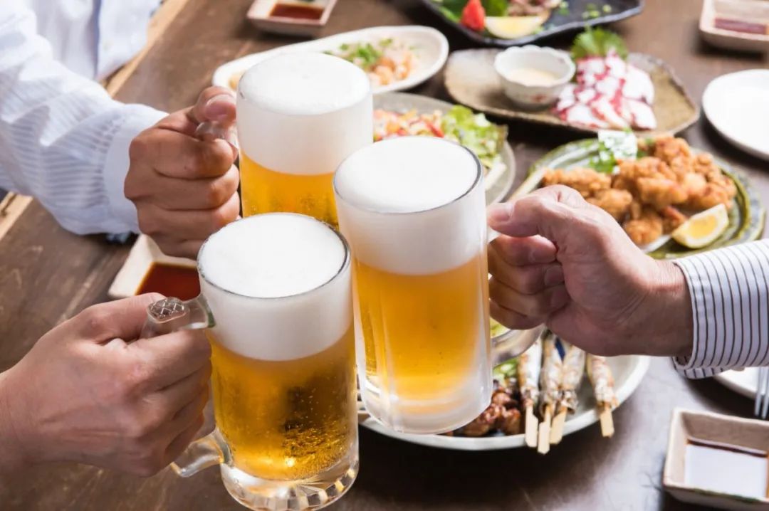 酒后多久血检不会被查出喝酒,喝酒多少小时后可以测出来