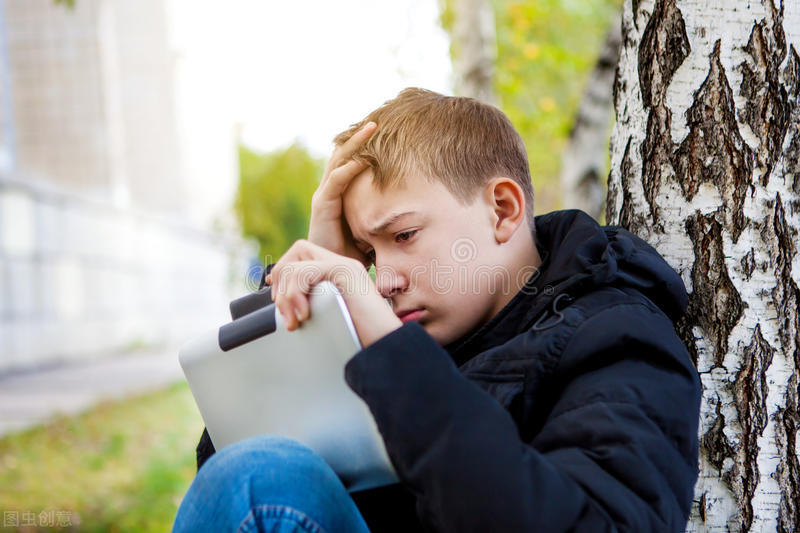 孩子学习不专心走神该怎么办,孩子学习经常分心走神发呆怎么办