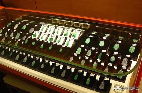 塑料管冒充手镯,一根塑料管就能冒充百万飘花镯