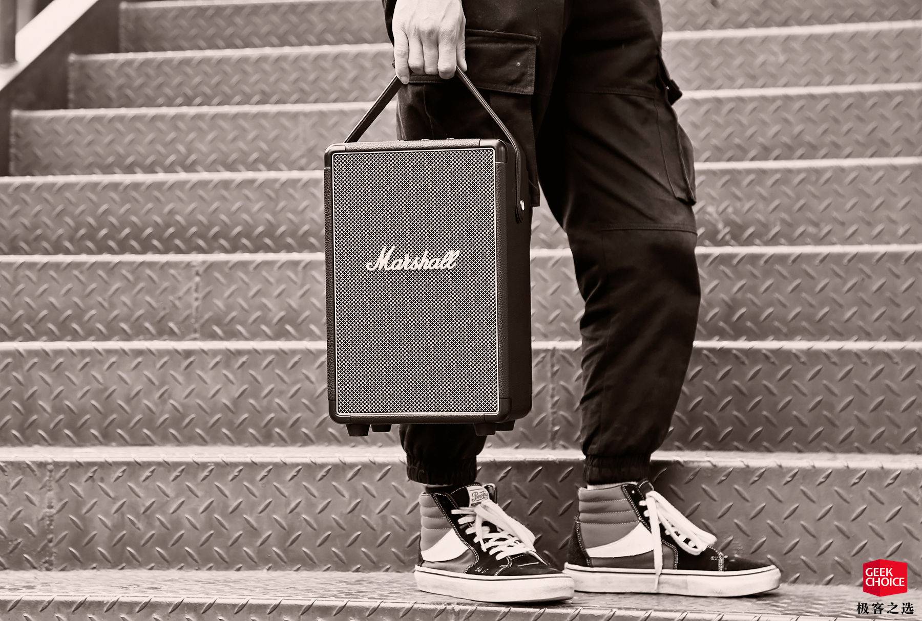 marshalltufton户外声音大么,marshalltufton和战神怎么选