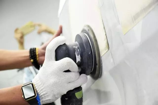 宝马喷漆喷成铝合金,宝马喷漆到4s店有必要吗