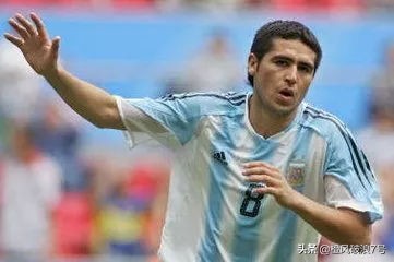 天下足球经典文案青春是一首诗,天下足球亨利经典文案完整版