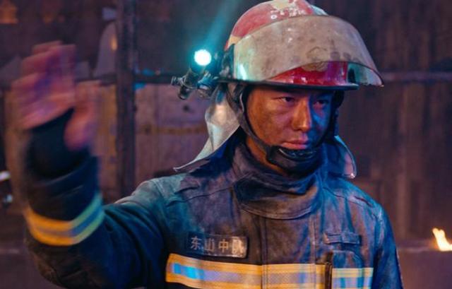 黄晓明挨巴掌的电影混剪,黄晓明剧中被打