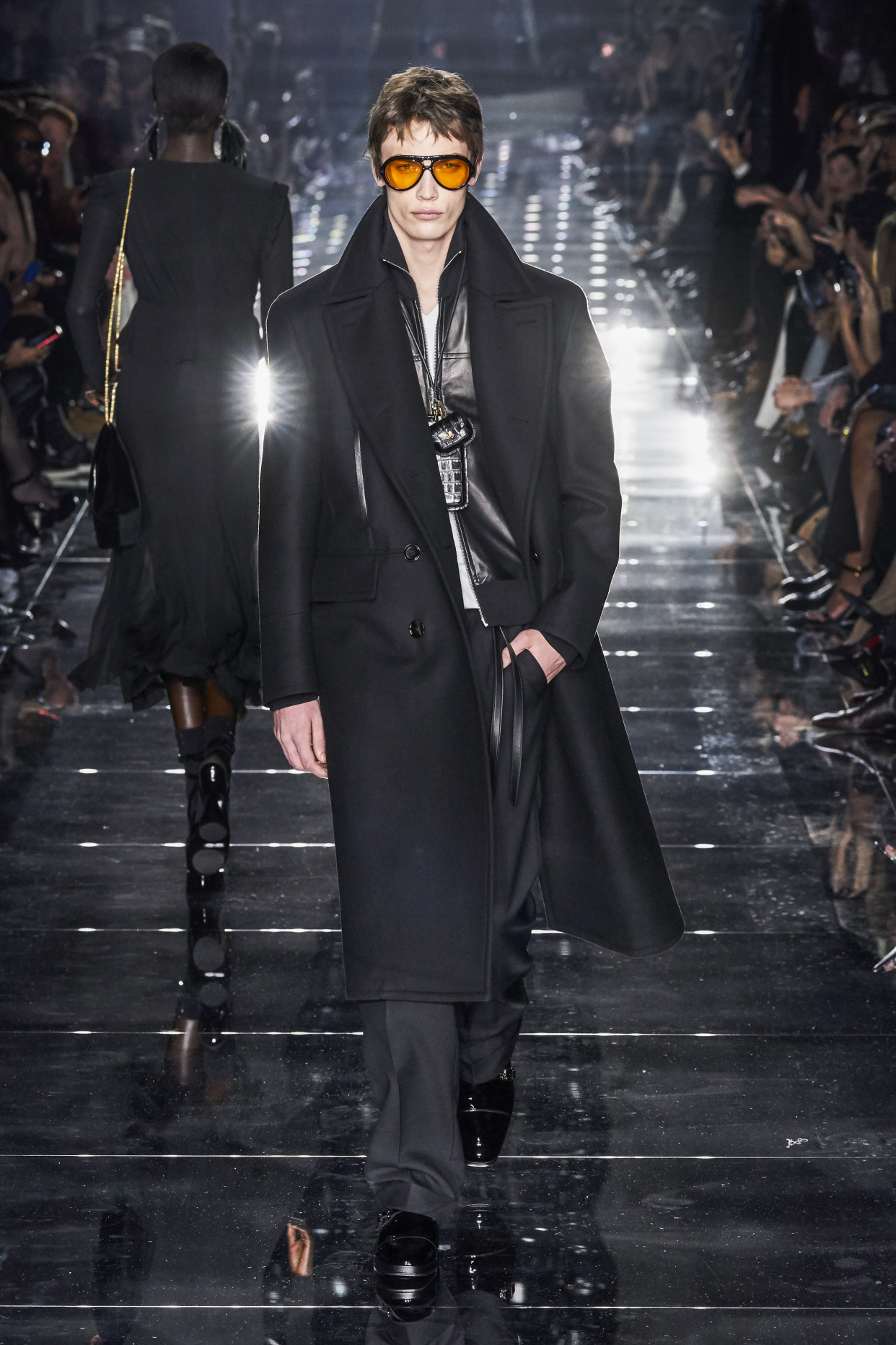 冬季黑色长款西装穿搭高级感,服装搭配男装2019秋冬款休闲西装