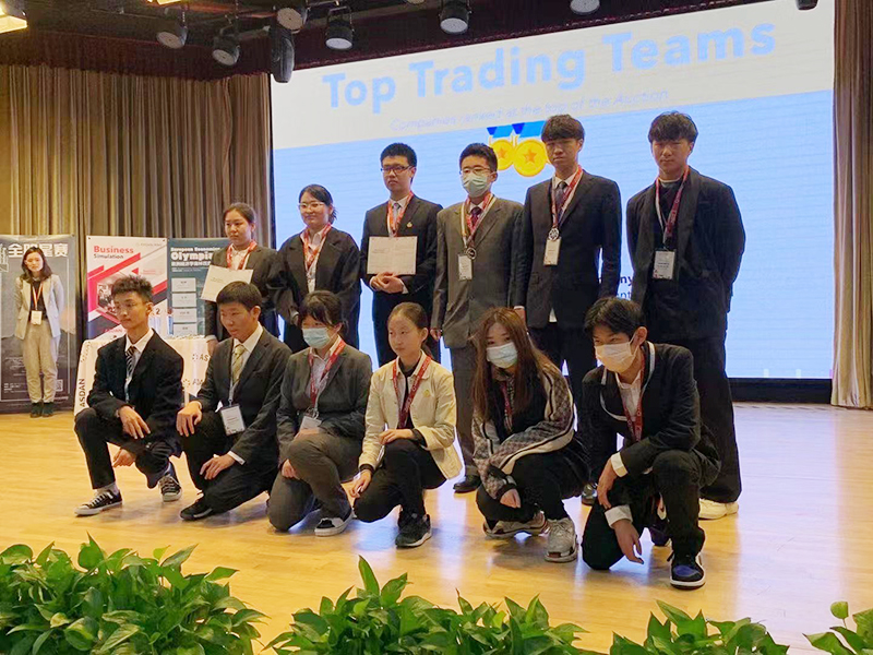 温暖有光的篮球队长——何睿君