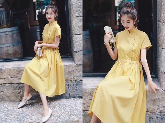 夏天穿棉麻料的连衣裙，既时尚又能清凉一夏