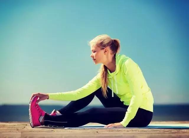 跑步跑出脚泡怎么办,跑步指甲里面跑黑的处理方法