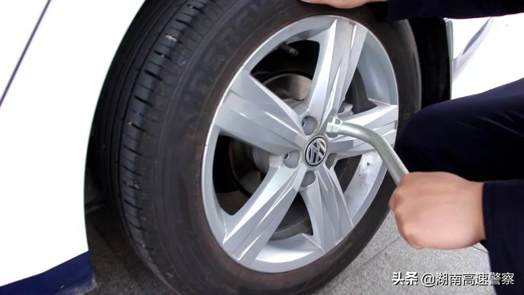 @所有人|满满干货！蜀黍手把手教你换备胎，每个人都能学会。。。