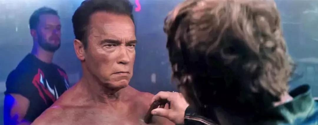 wwe打斯瓦辛格,施瓦辛格客串wwe摔角狂热完整版