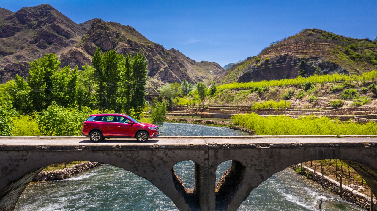 周深代言的车,周深的座驾