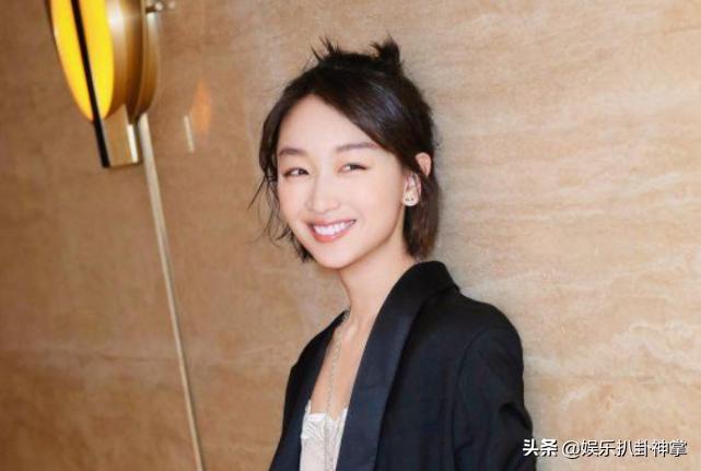 3岁丧父随母亲改嫁23岁拿影后,3岁丧父随母亲改嫁继父扛水泥