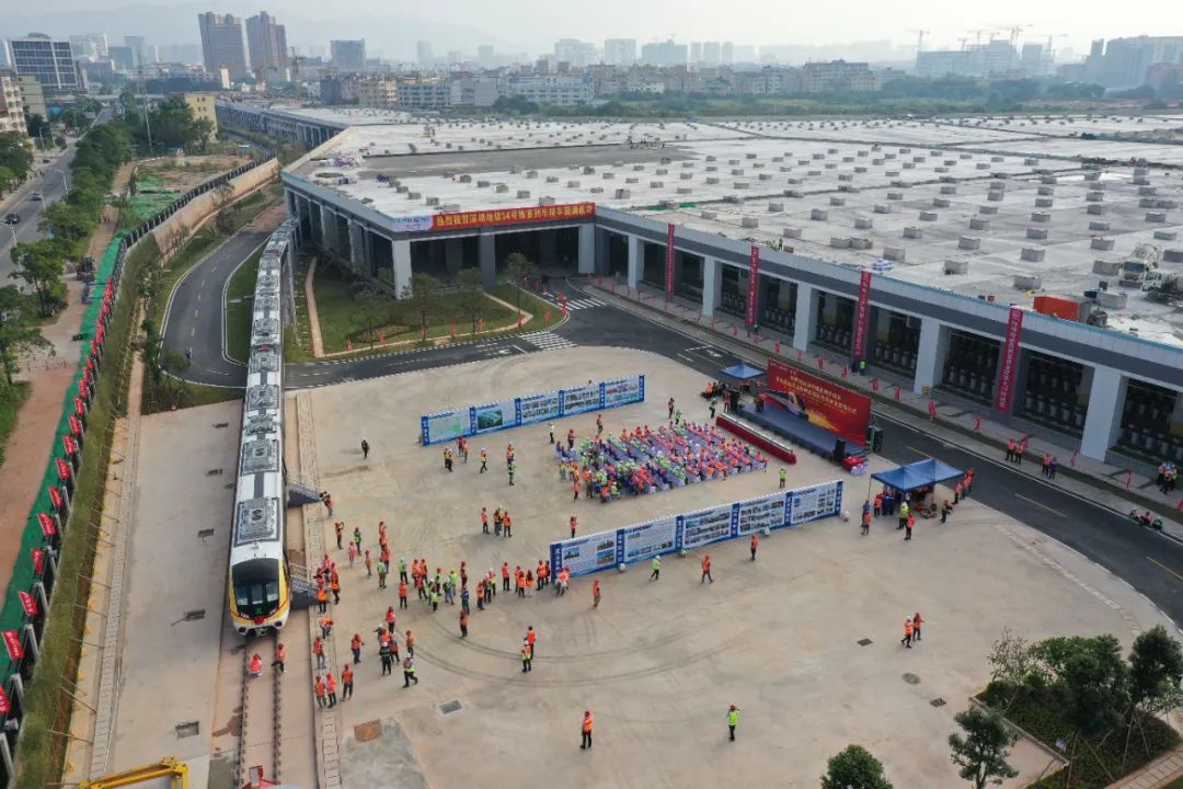 深圳地铁喜提14号线首列列车,深圳地铁1号线四期首列车曝光