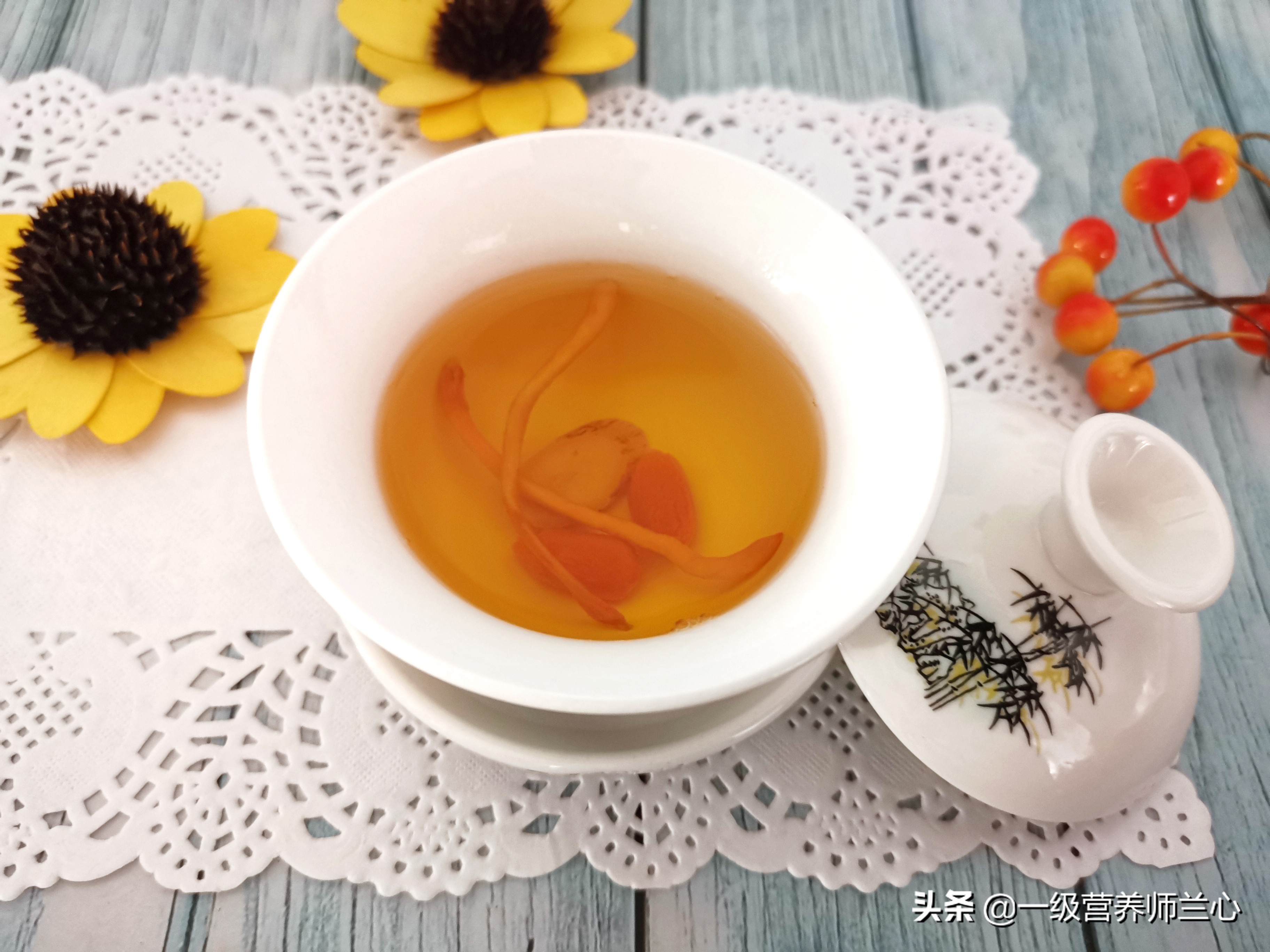 炖鸡汤鲜虫草花好还是干虫草花好,冬虫夏草和虫草花一起炖汤可以吗