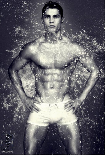 c罗露大腿肌肉高清图片,c罗大腿肌肉照片特写