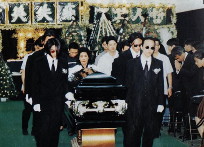 黄家驹年轻时的情史,黄家驹当年的爱情故事