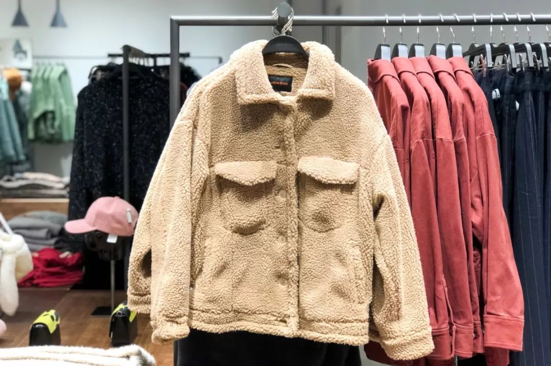 现代年轻人消费观只买吃的,当代年轻人消费观太真实了