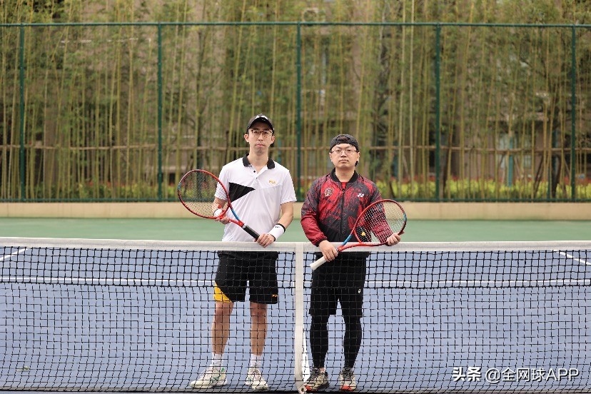 2021新款YONEXVCORE100网球拍测评