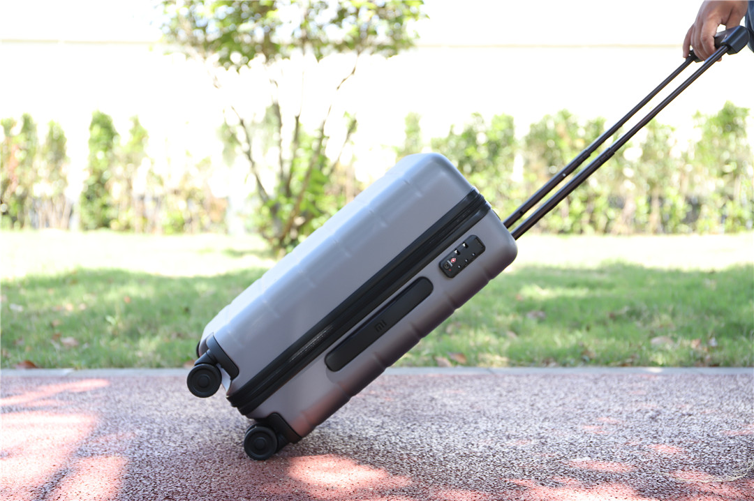 小米轻商务旅行箱20寸,小米旅行箱哪一款最值得买