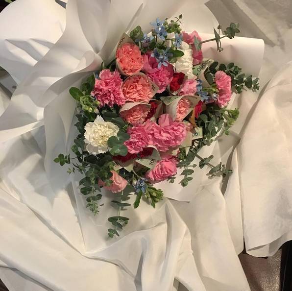 520给女朋友送花视频原声,520给女朋友送花小惊喜