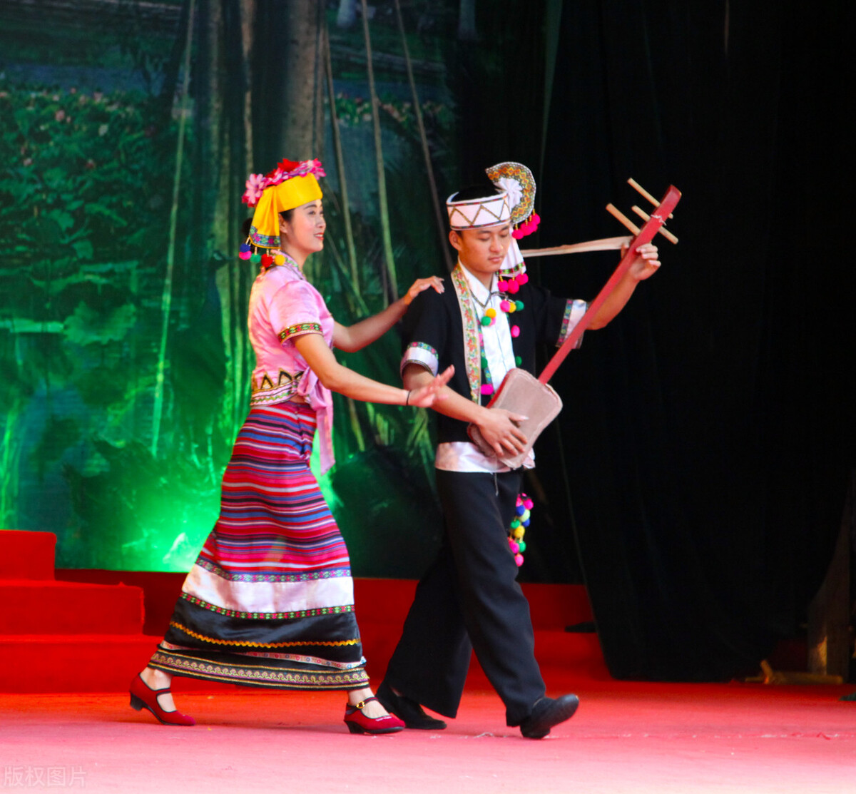 云南少数民族传统文化保护,四川和云南哪个少数民族多