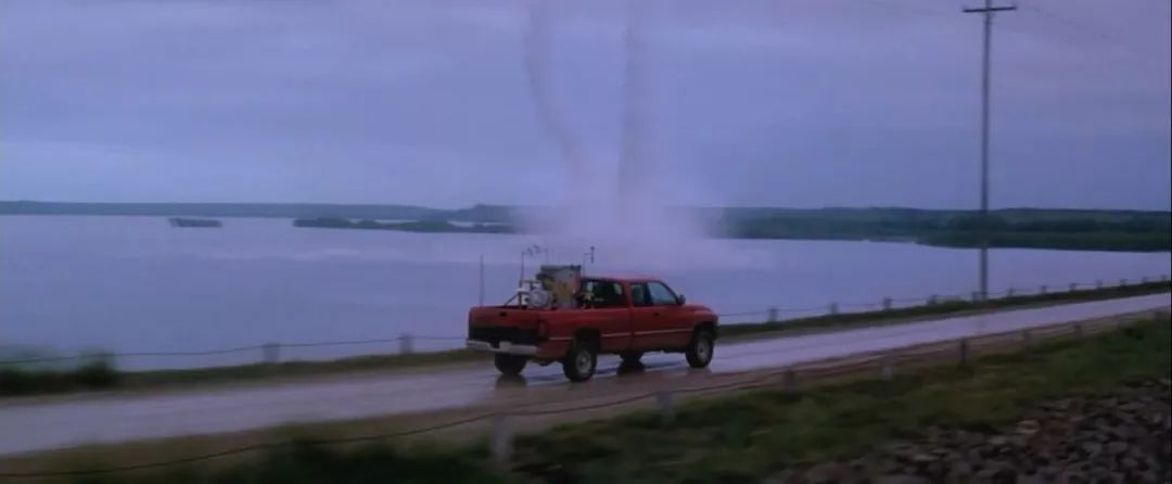 票房16亿，这部央视经常重播的顶级灾难片，上映23年无人能再复制