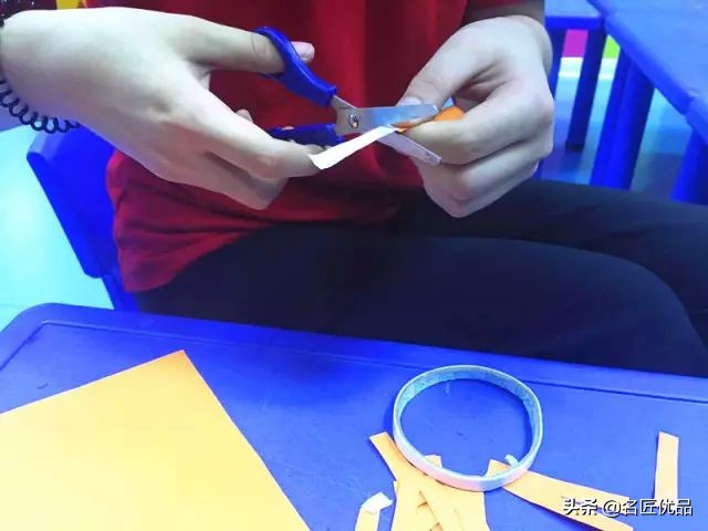 用黏土做简单又可爱的小狮子,小狮子粘土手工制作教程