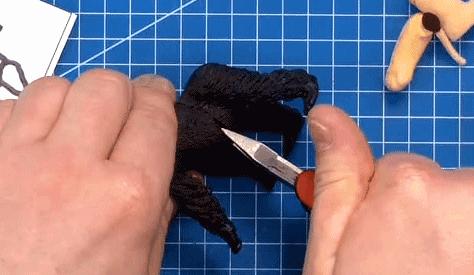 切碎可爱玩具再拼成鬼畜缝合怪，国外手工圈魔改创意大赛惊艳网友